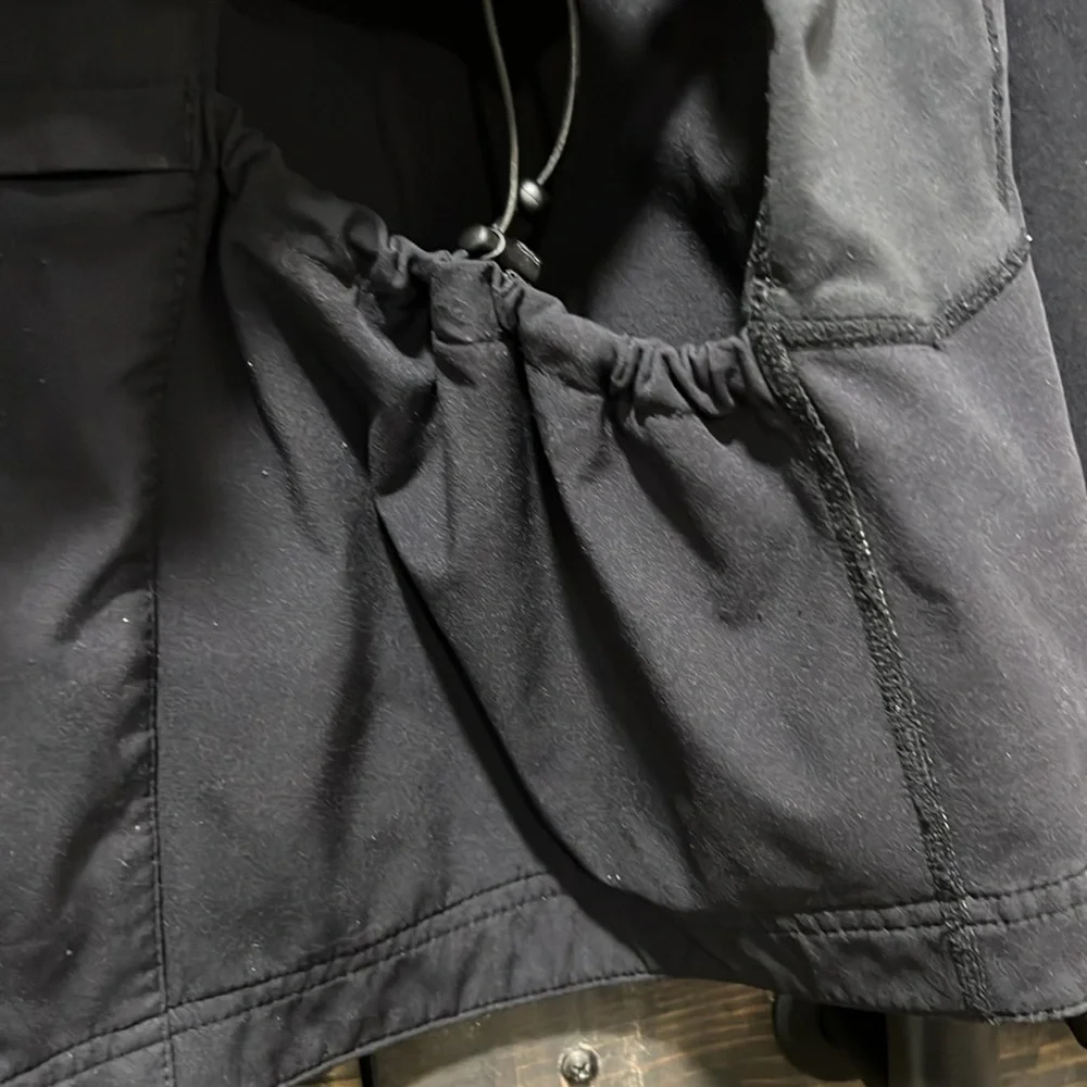 Lululemon Wet Dry Warm Jacket L Multi Pocket Size Zip Black Cycling Rain Running